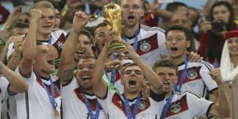 蓝军球员的韧性与应对-开云体育