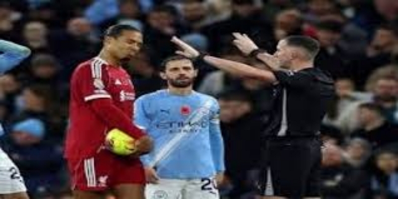 VAR关键判罚回顾：三大争议瞬间- 开云体育