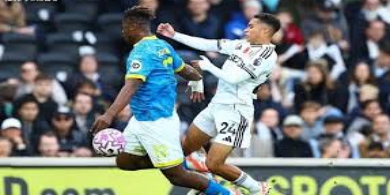 比赛回顾：闪电破门与定位球精彩瞬间- 开云体育