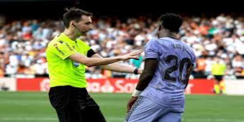 种族歧视如何消磨球员意志？开云体育解析维尼修斯的心理临界点 - 开云体育