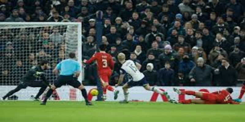 战术崩盘：首发布阵与临场调整失衡 — 开云体育战术视角   -开云体育